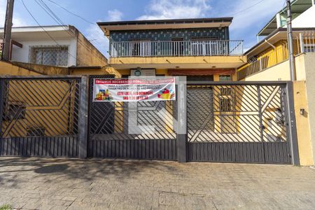 Casa à venda com 318m², 4 quartos e 4 vagasFachada