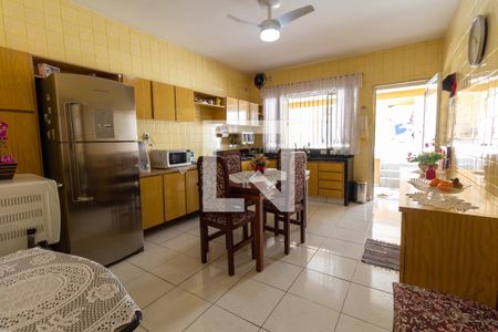 Casa à venda com 318m², 4 quartos e 4 vagasCozinha