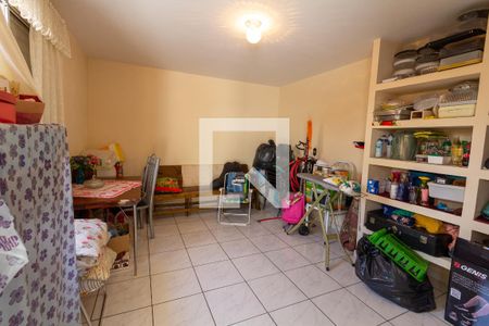 Casa à venda com 318m², 4 quartos e 4 vagasQuarto de Serviço