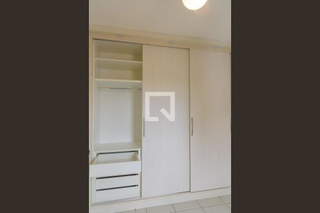 Apartamento para alugar com 76m², 3 quartos e 2 vagas Apartamento para alugar com 76m², 3 quartos e 2 vagasQuarto 1 - Armários