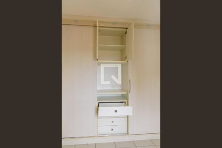 Apartamento para alugar com 76m², 3 quartos e 2 vagas Apartamento para alugar com 76m², 3 quartos e 2 vagasQuarto 1 - Armários