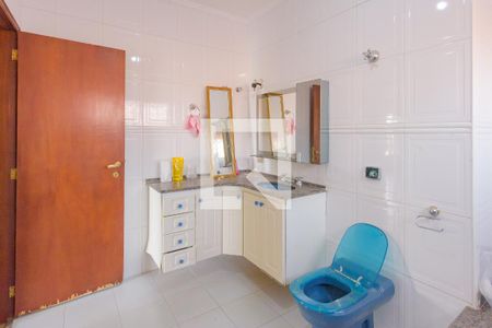 Casa à venda com 270m², 4 quartos e 4 vagas Casa à venda com 270m², 4 quartos e 4 vagasBanheiro da Suíte