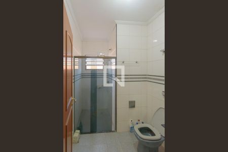 Casa à venda com 270m², 4 quartos e 4 vagas Casa à venda com 270m², 4 quartos e 4 vagasBanheiro