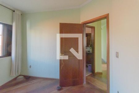 Casa à venda com 270m², 4 quartos e 4 vagas Casa à venda com 270m², 4 quartos e 4 vagasQuarto 2