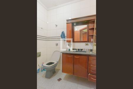 Casa à venda com 270m², 4 quartos e 4 vagas Casa à venda com 270m², 4 quartos e 4 vagasBanheiro