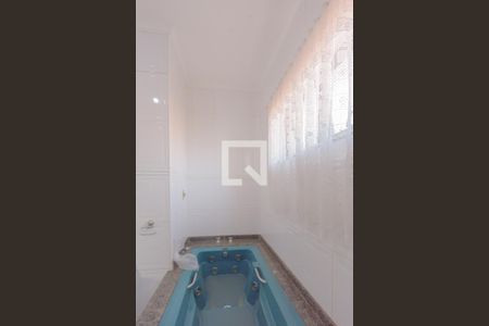Casa à venda com 270m², 4 quartos e 4 vagas Casa à venda com 270m², 4 quartos e 4 vagasBanheiro da Suíte