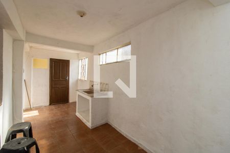 Sala/Cozinha de kitnet/studio para alugar com 1 quarto, 25m² em Braz de Pina, Rio de Janeiro