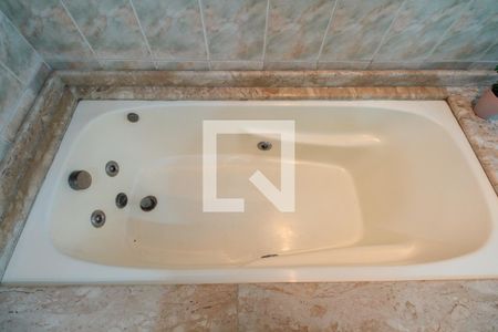 Apartamento à venda com 74m², 3 quartos e 2 vagasBanheiro Suíte 