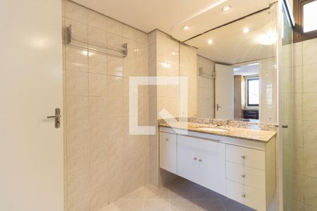 Banheiro da Suíte de apartamento para alugar com 2 quartos, 67m² em Aclimação, São Paulo