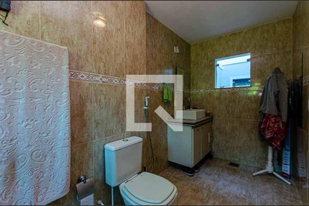 Casa à venda com 180m², 4 quartos e 2 vagas Casa à venda com 180m², 4 quartos e 2 vagassuíte