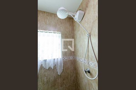 Casa à venda com 180m², 4 quartos e 2 vagas Casa à venda com 180m², 4 quartos e 2 vagasBanheiro