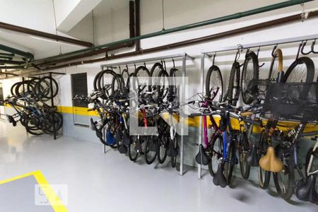 Apartamento à venda com 75m², 1 quarto e 2 vagas Apartamento à venda com 75m², 1 quarto e 2 vagasÁrea comum