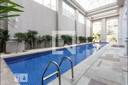 Apartamento à venda com 75m², 1 quarto e 2 vagas Apartamento à venda com 75m², 1 quarto e 2 vagasÁrea comum - Piscina Coberta