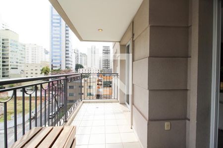 Varanda  de apartamento à venda com 1 quarto, 75m² em Vila Nova Conceição, São Paulo