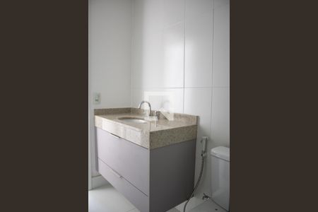 Apartamento à venda com 64m², 2 quartos e 1 vaga Apartamento à venda com 64m², 2 quartos e 1 vagaBanheiro