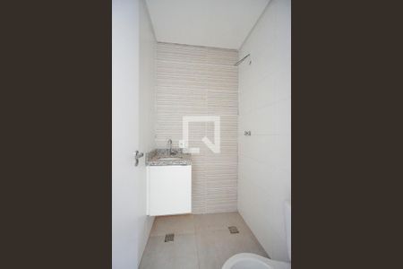 Banheiro social de apartamento à venda com 2 quartos, 38m² em Vila Carrao, São Paulo