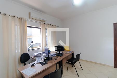 Casa à venda com 202m², 5 quartos e 4 vagasSalas