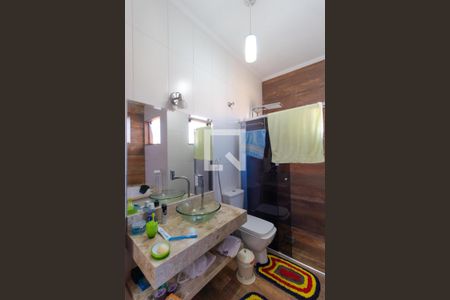 Casa à venda com 202m², 5 quartos e 4 vagasBanheiro da Suíte 01