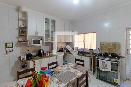 Casa à venda com 202m², 5 quartos e 4 vagasCozinha 01