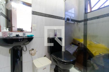 Casa à venda com 202m², 5 quartos e 4 vagasBanheiro da Suíte 02