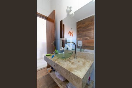 Casa à venda com 202m², 5 quartos e 4 vagasBanheiro da Suíte 01