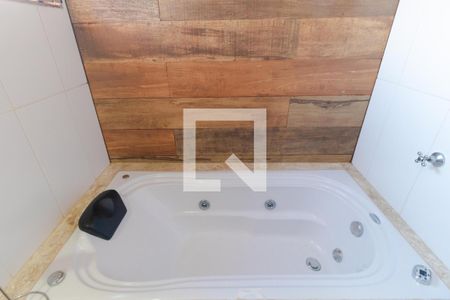 Casa à venda com 202m², 5 quartos e 4 vagasBanheiro da Suíte 01