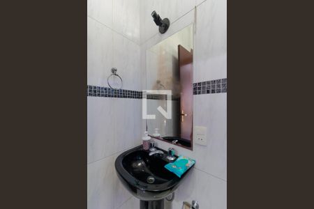 Casa à venda com 202m², 5 quartos e 4 vagasBanheiro da Suíte 02