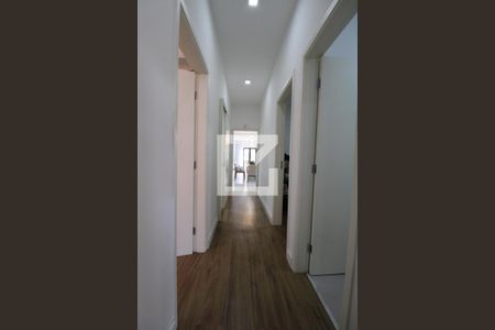 Casa à venda com 320m², 3 quartos e 4 vagasCorredor