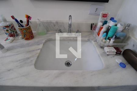 Casa à venda com 320m², 3 quartos e 4 vagasBanheiro da Suíte