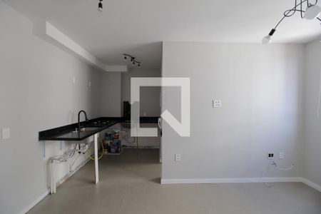 Sala/Cozinha de apartamento à venda com 2 quartos, 34m² em Cidade Mãe do Céu, São Paulo