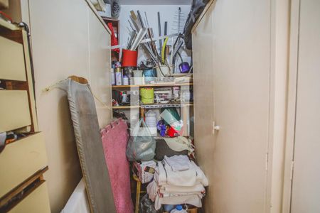 Casa à venda com 500m², 4 quartos e 4 vagas Casa à venda com 500m², 4 quartos e 4 vagasQuarto de Serviço