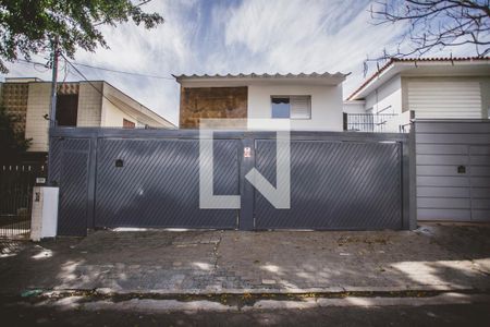 Casa à venda com 500m², 4 quartos e 4 vagas Casa à venda com 500m², 4 quartos e 4 vagasFachada