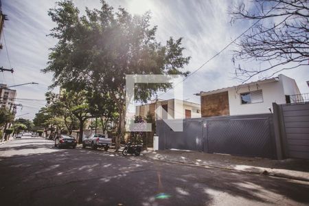 Casa à venda com 500m², 4 quartos e 4 vagas Casa à venda com 500m², 4 quartos e 4 vagasFachada