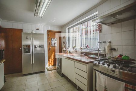 Casa à venda com 500m², 4 quartos e 4 vagas Casa à venda com 500m², 4 quartos e 4 vagasCozinha