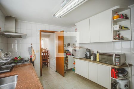 Casa à venda com 500m², 4 quartos e 4 vagas Casa à venda com 500m², 4 quartos e 4 vagasCozinha