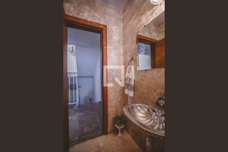 Casa à venda com 500m², 4 quartos e 4 vagas Casa à venda com 500m², 4 quartos e 4 vagasLavabo