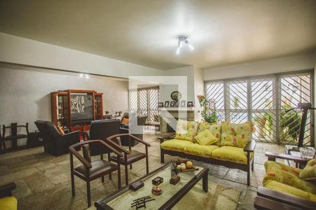 Casa à venda com 500m², 4 quartos e 4 vagas Casa à venda com 500m², 4 quartos e 4 vagasSalão de Festas