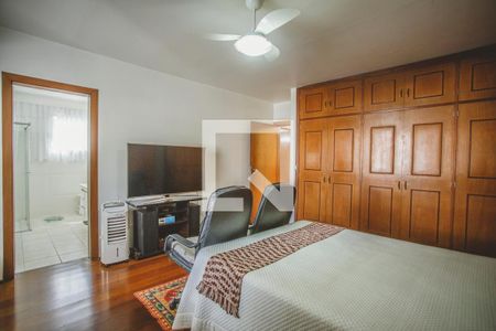 Casa à venda com 500m², 4 quartos e 4 vagas Casa à venda com 500m², 4 quartos e 4 vagasSuíte 2