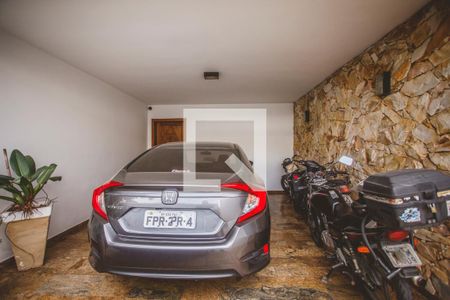 Casa à venda com 500m², 4 quartos e 4 vagas Casa à venda com 500m², 4 quartos e 4 vagasGaragem