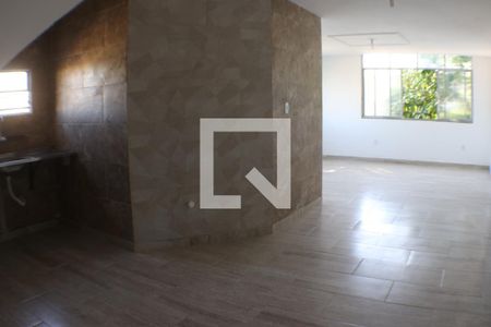 Sala de apartamento para alugar com 1 quarto, 60m² em Curicica, Rio de Janeiro
