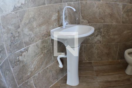 Banheiro de apartamento para alugar com 1 quarto, 60m² em Curicica, Rio de Janeiro