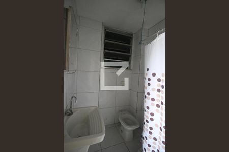 Banheiro da Suíte de apartamento para alugar com 1 quarto, 39m² em Alcantara, São Gonçalo