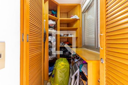 Apartamento à venda com 324m², 3 quartos e 2 vagas Apartamento à venda com 324m², 3 quartos e 2 vagasCloset Suite 2