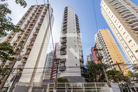 Apartamento à venda com 324m², 3 quartos e 2 vagas Apartamento à venda com 324m², 3 quartos e 2 vagasFachada