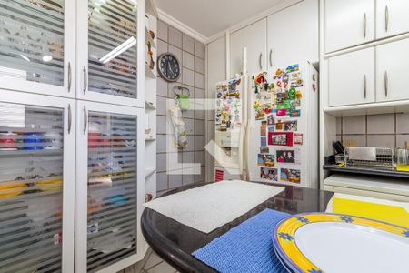 Apartamento à venda com 324m², 3 quartos e 2 vagas Apartamento à venda com 324m², 3 quartos e 2 vagasCozinha
