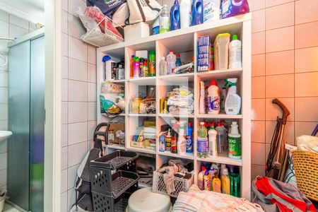 Apartamento à venda com 324m², 3 quartos e 2 vagas Apartamento à venda com 324m², 3 quartos e 2 vagasQuarto de Serviço