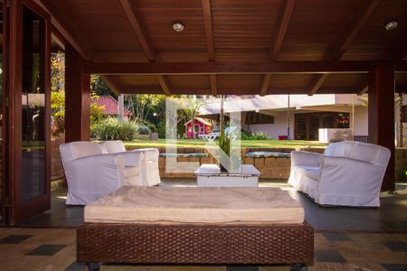 Casa de condomínio à venda com 1400m², 1 quarto e 4 vagas Casa de condomínio à venda com 1400m², 1 quarto e 4 vagasPiscina Coberta