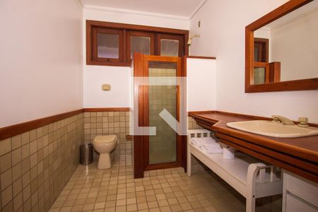 Casa de condomínio à venda com 1400m², 1 quarto e 4 vagas Casa de condomínio à venda com 1400m², 1 quarto e 4 vagasBanheiro do Quarto 1 e 2