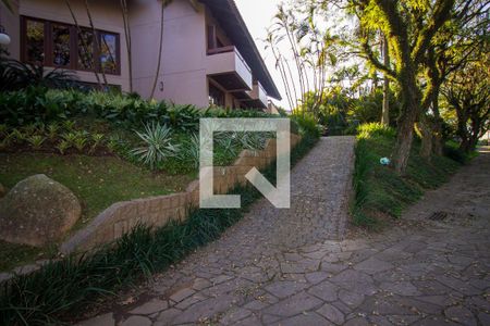 Casa de condomínio à venda com 1400m², 1 quarto e 4 vagas Casa de condomínio à venda com 1400m², 1 quarto e 4 vagasEntrada