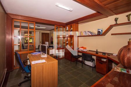 Casa de condomínio à venda com 1400m², 1 quarto e 4 vagas Casa de condomínio à venda com 1400m², 1 quarto e 4 vagasEscritório